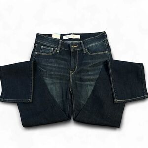 Signature by Levi Strauss & Co. Women's Mid Rise Slim Jeans, size 2m